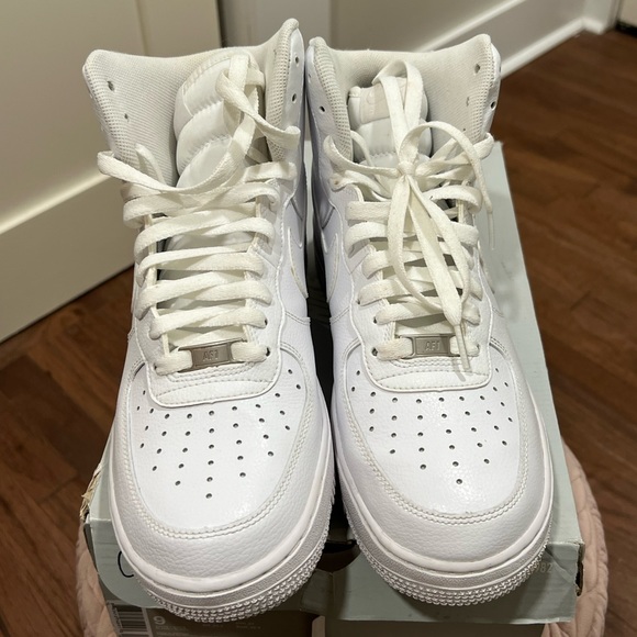 Mens white High top Air Force 1’s - Picture 3 of 4
